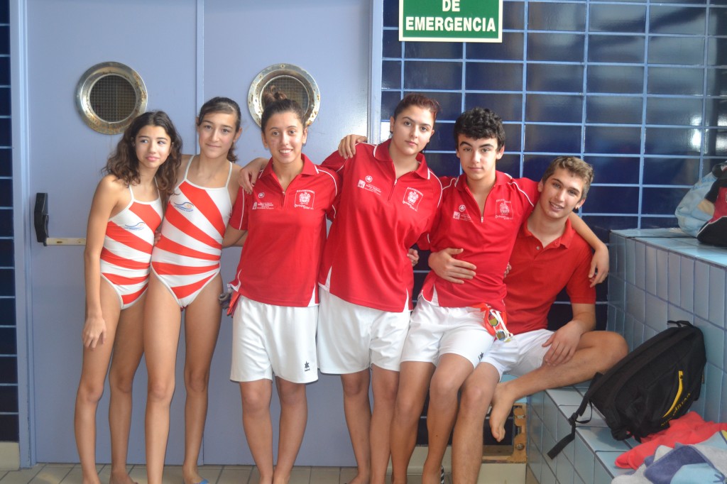 Varios de los nadadores participantes