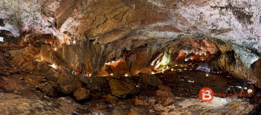 La Cueva de Valporquero ha recibido más de 10.600 personas desde su apertura