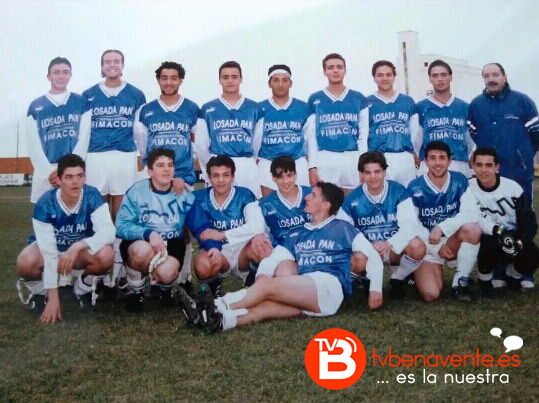 Equipo de futbol juvenil la vega