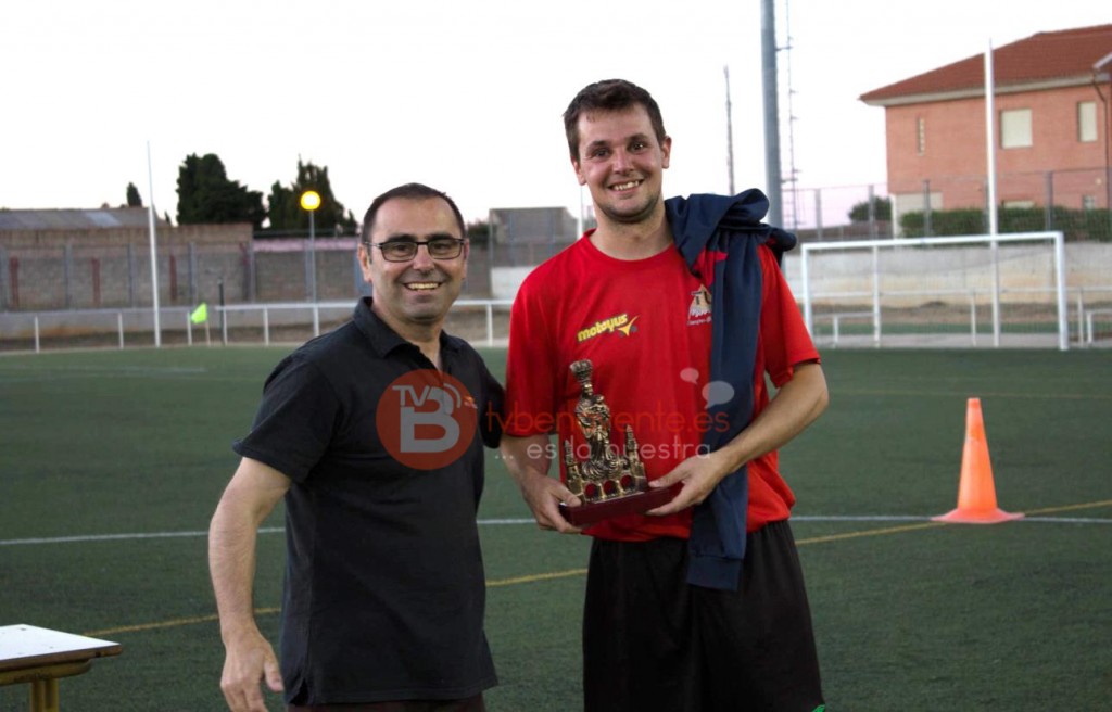 Entrega del Trofeo al equipo Campeón de Liga