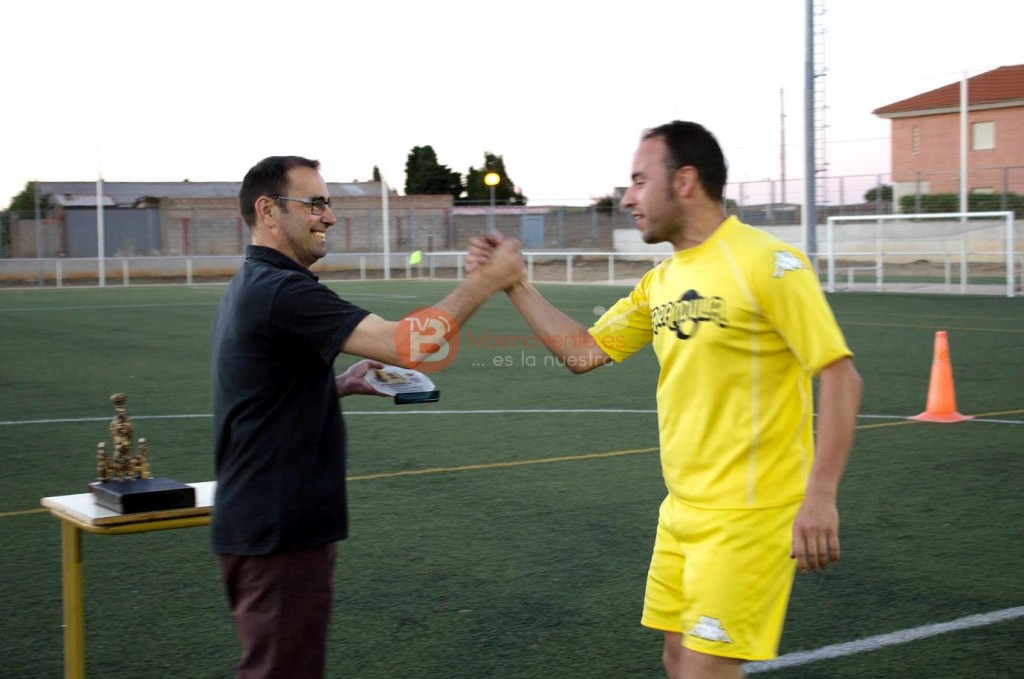 Entrega del Trofeo al equipo Subcampeón de Liga